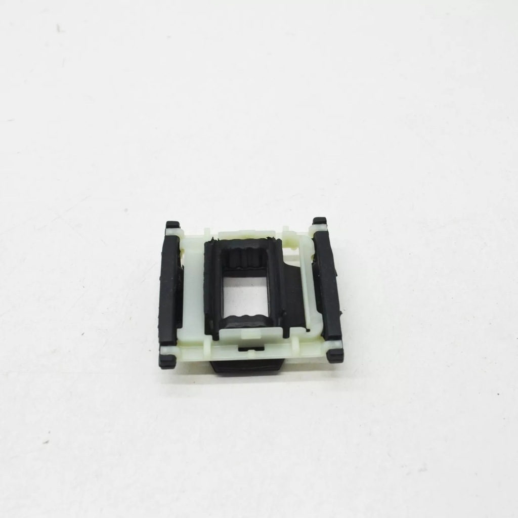 Bmw 2 f45 нижний кронштейн радиатора 17118617879 8617879 2015 Цена