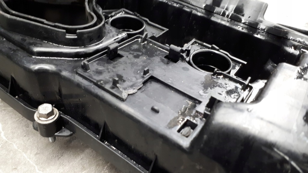 7553626 кришка клапанів bmw e87 2.0 в Україні