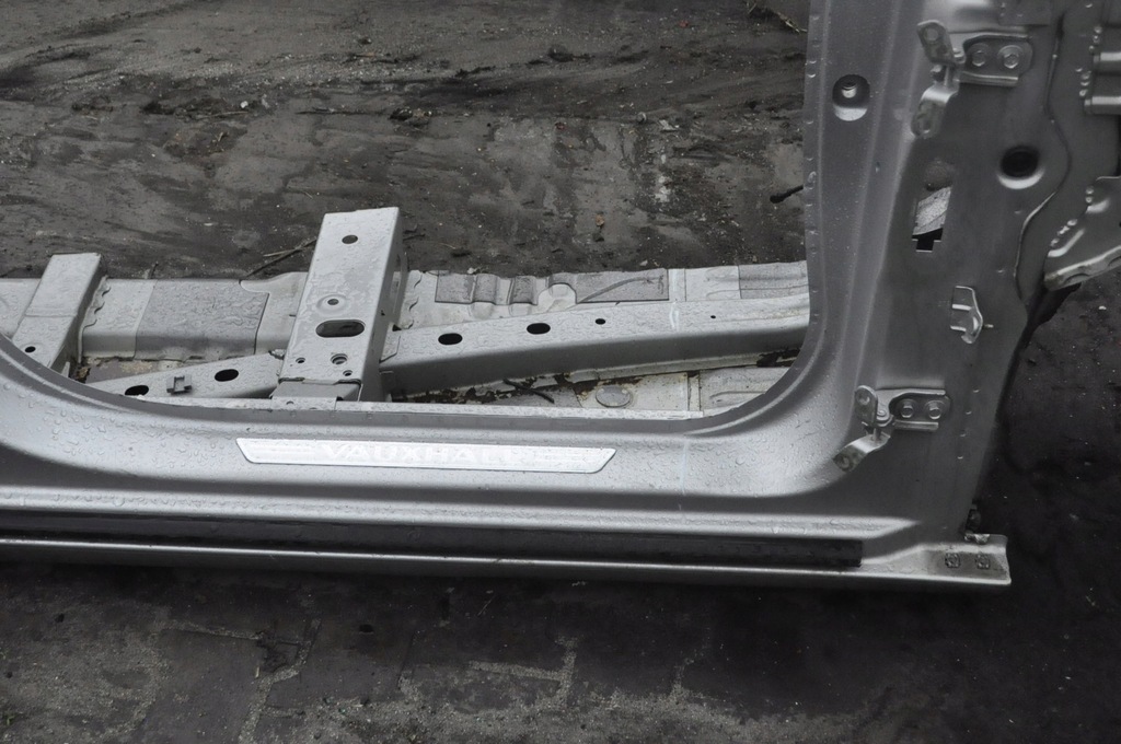 фото №4, Opel insignia ii b блок двигателя порог правый