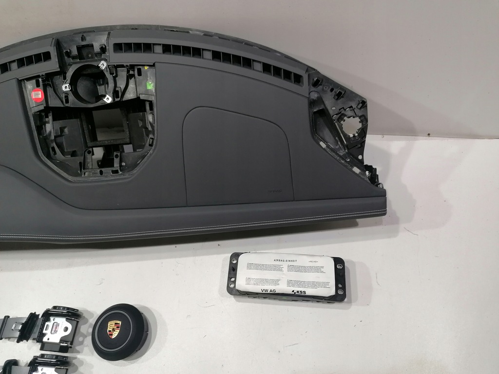 фото №6, Porsche 911 992 carrera панель приладів консоль подушка безпеки ремені