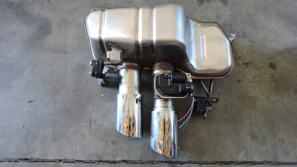 фото №1, Гасник maserati granturismo m189 лівий