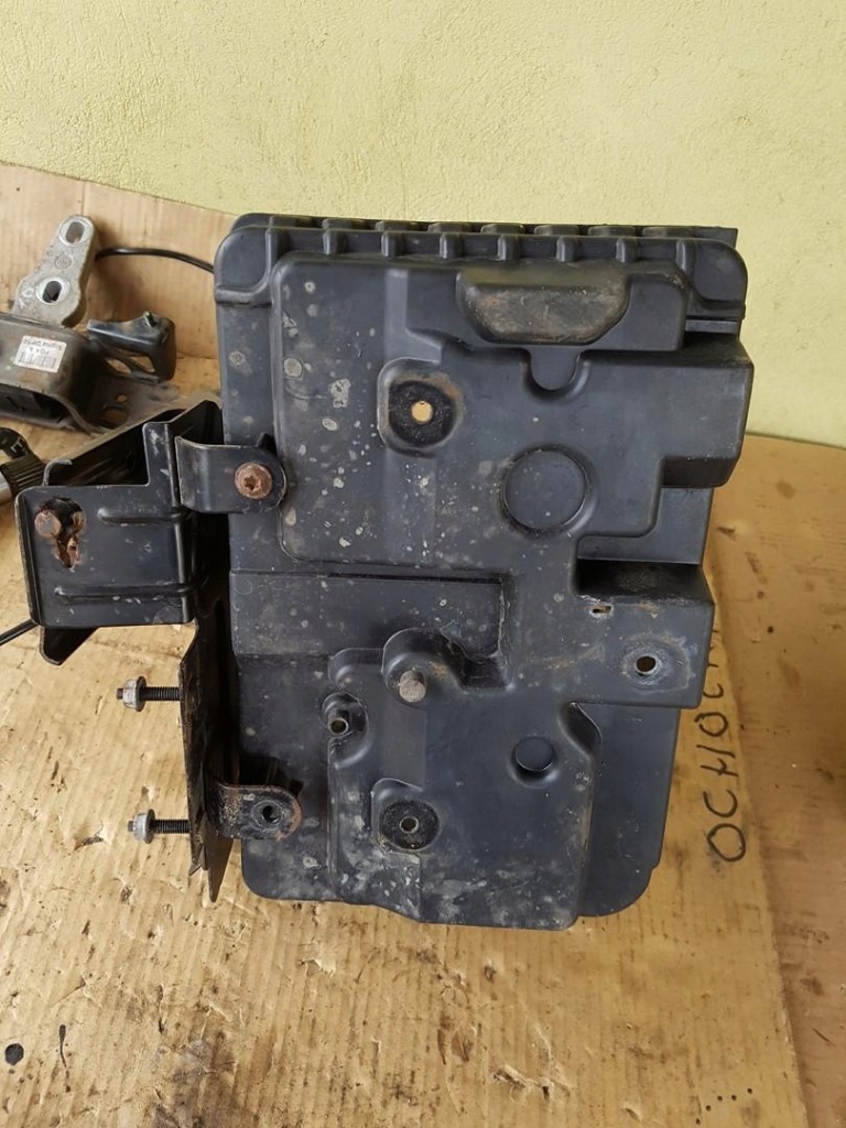 фото №2, Корпус аккумулятор ford fiesta mk7