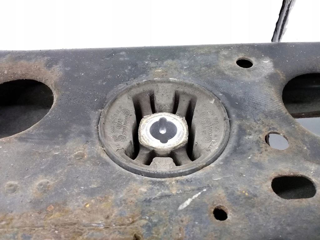 фото №8, Audi a8 s8 d4 4h 2013 рама допоміжна задня