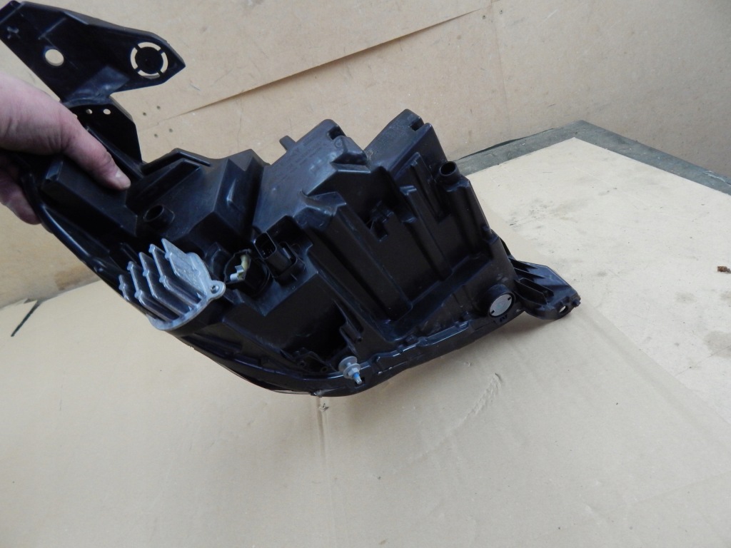 Opel corsa f full led фара левый  перед левая передняя 39162653 хорошее состояние оригинал . Недорого