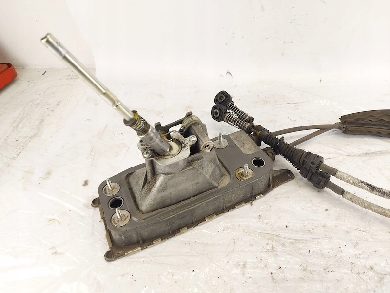 Кулиса кулиса  тросы переключения передач 1k0711049aj audi a3 8p1 1.9 tdi Киев