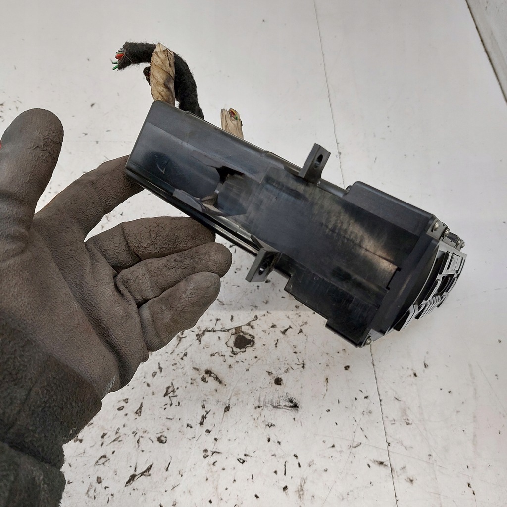 фото №7, Audi a8 d2 панель обдув кондиціонера 4d0820043c 5hb007155 hella