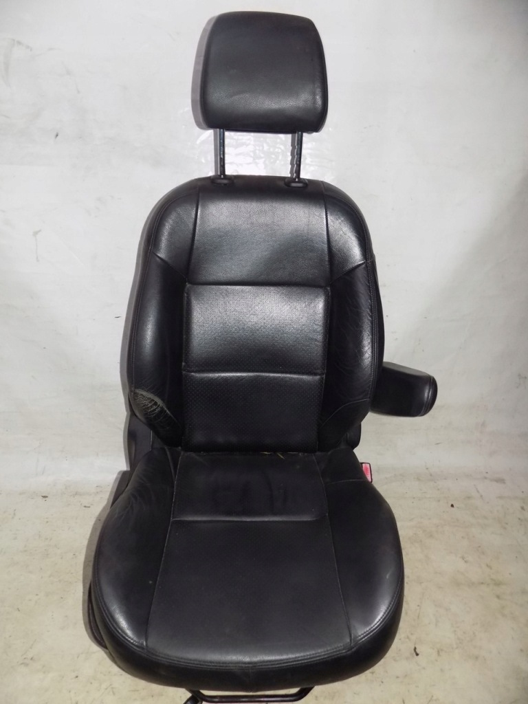 фото №1, Peugeot 207 hb 5d сиденье правый перед кожа