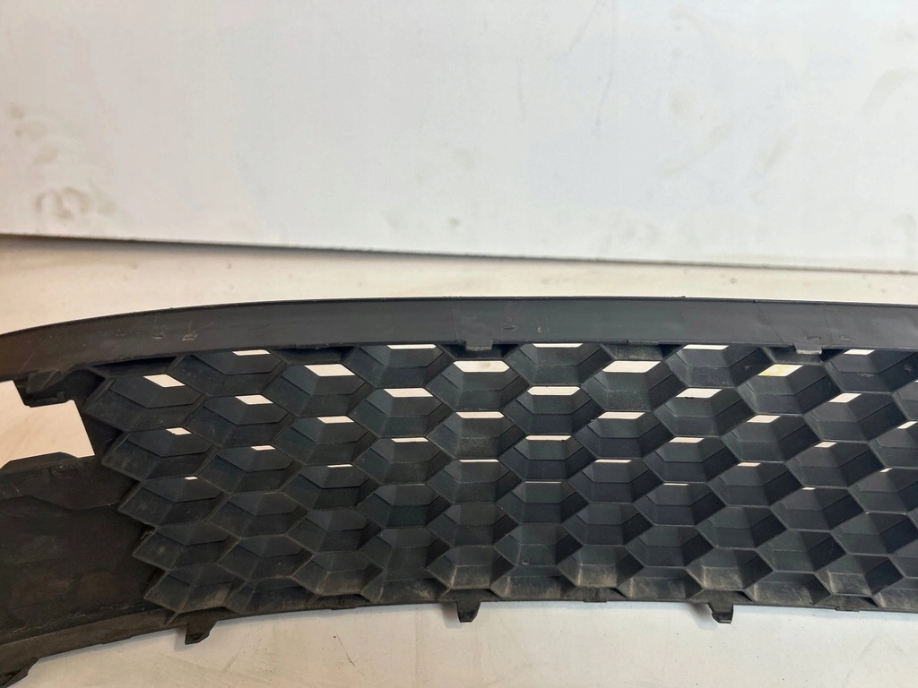 фото №14, Решётка средняя бампера skoda fabia ii rs