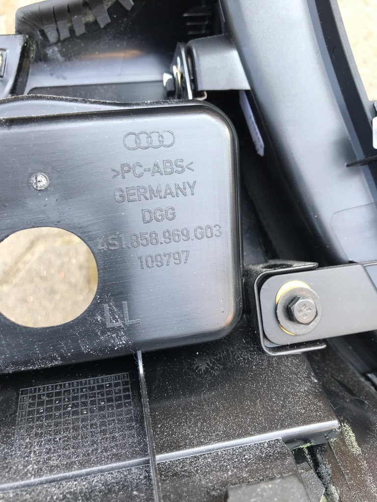 фото №5, Audi r8 5.2 plus рамка панелі приладової панелі консолі