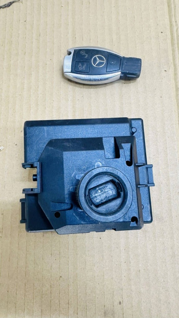 Купити Mercedes w205 замок запалювання ключ a2059008010