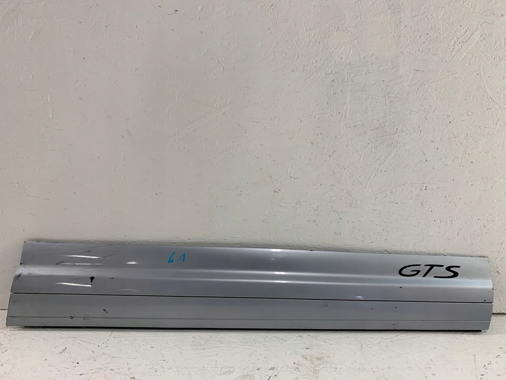 фото №1, Porsche cayenne 7p5 молдинг двері права перед 2010-