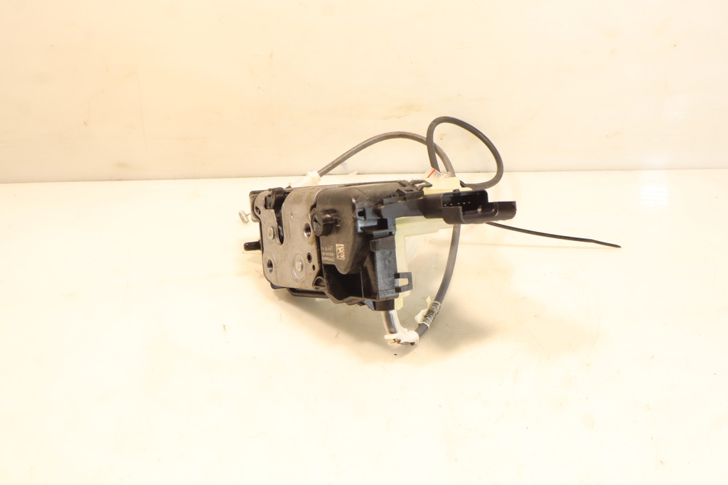 фото №4, Замок двері багажника opel combo e