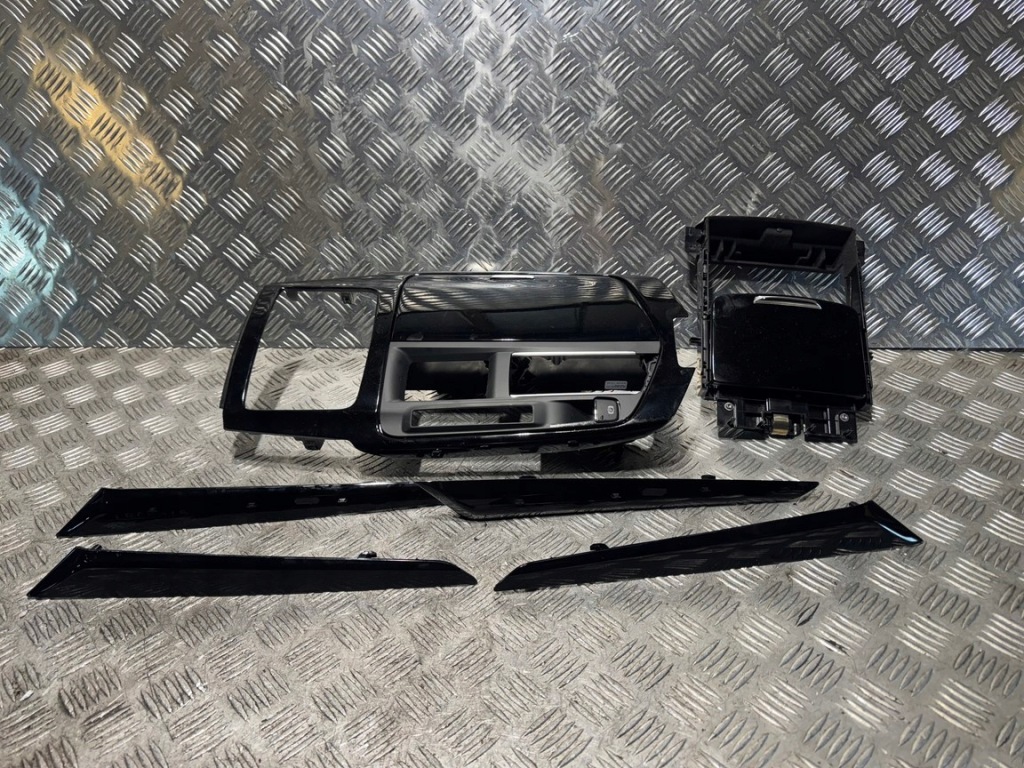 фото №1, Накладки декоры декоры piano maserati levante lift fl чёрные