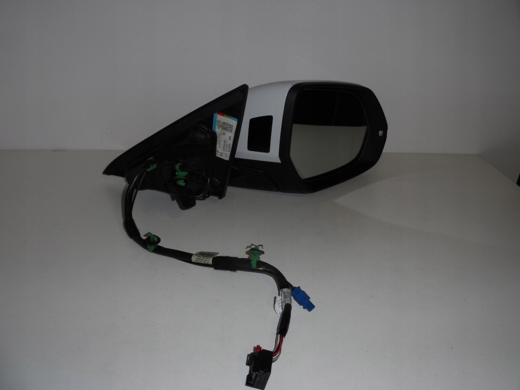 фото №2, Audi q8 камера ассистент фотохромный 15pin оригинал