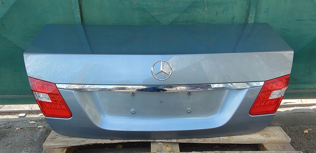фото №1, Mercedes w212 sedan 11r крышка багажника багажника 797