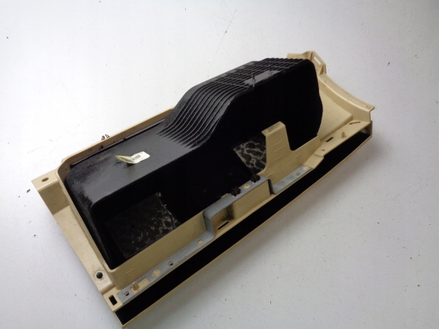 фото №3, Бардачок пассажира cadillac escalade iii ext pickup 2008 rok