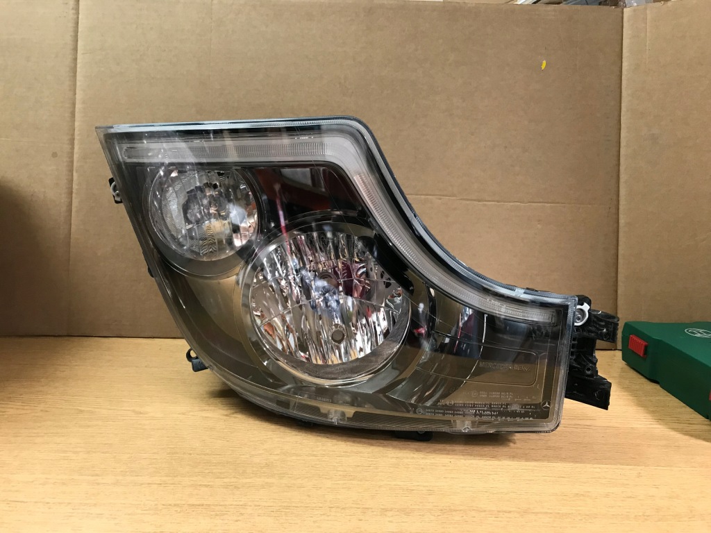 фото №1, Mercedes actros mp4 lift mp5 права h7 led czarna