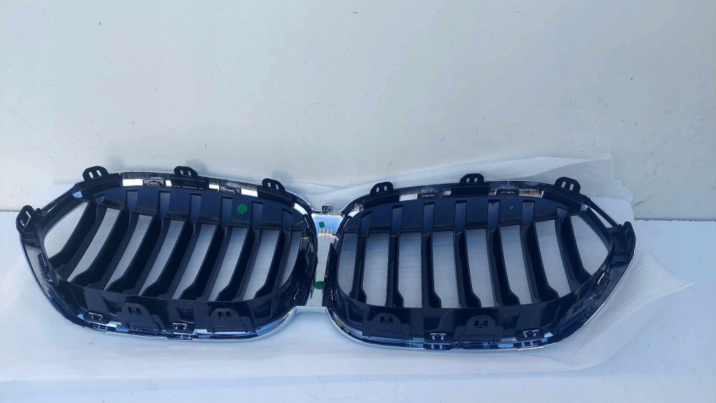 Bmw x1 f48 lci рестайлінг  решітка радіатора решітка радіатора решітки радіатора перед нове оригінальний номер 2624 Недорого