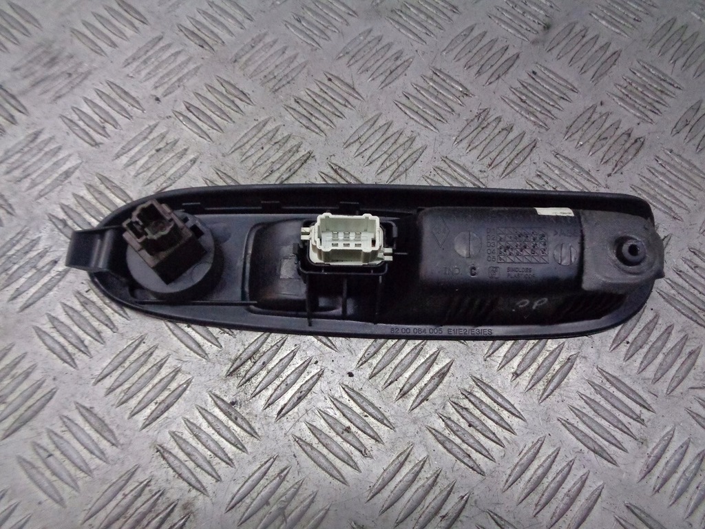 фото №2, Панель керування скло правий перед renault clio ii