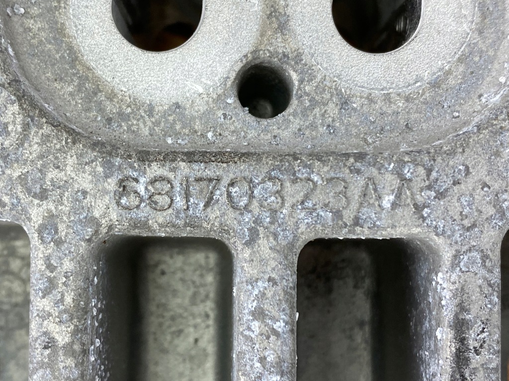 фото №6, Кронштейн опора подушка коробки 5.7 dodge challenger 2015+ usa