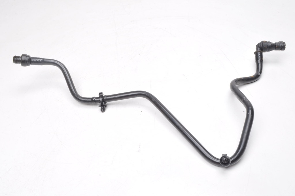 фото №1, Mercedes eqb x243 300 труба шланг p1 a2434300100