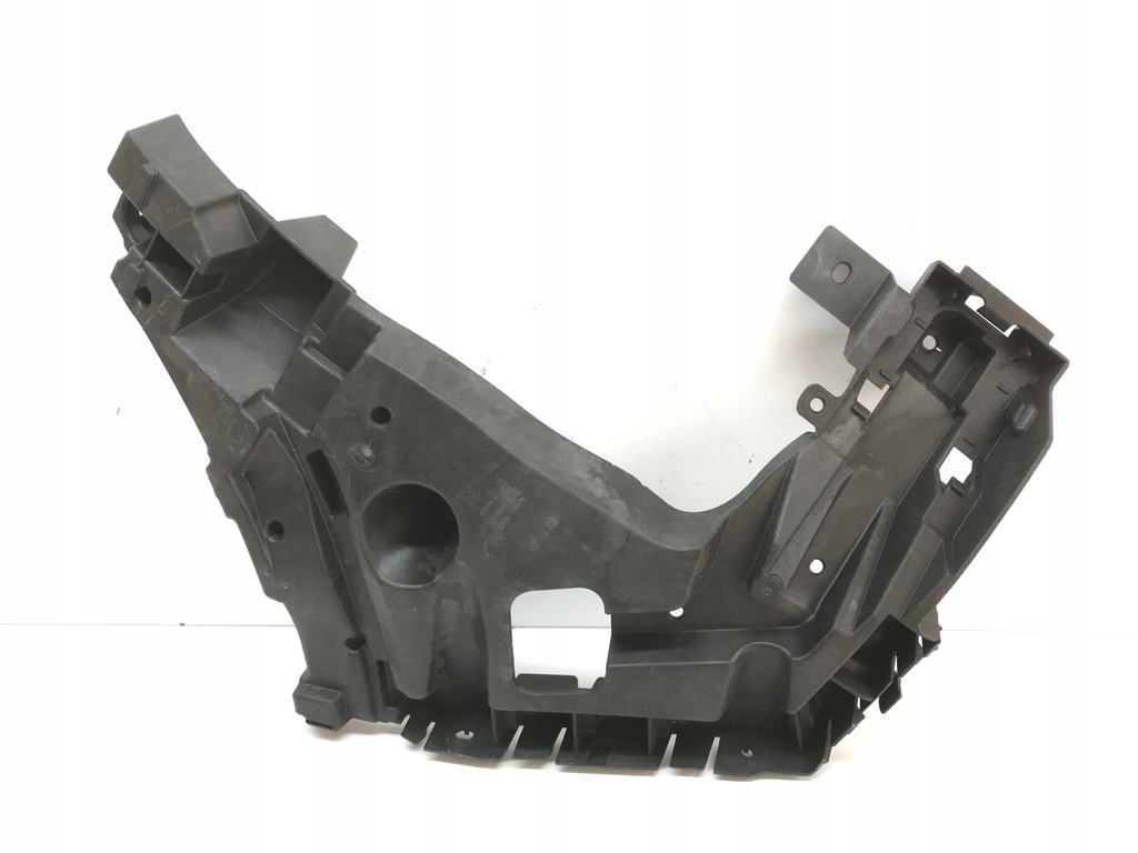 фото №1, Volvo xc40 направляющая бампер правый задняя 31690706