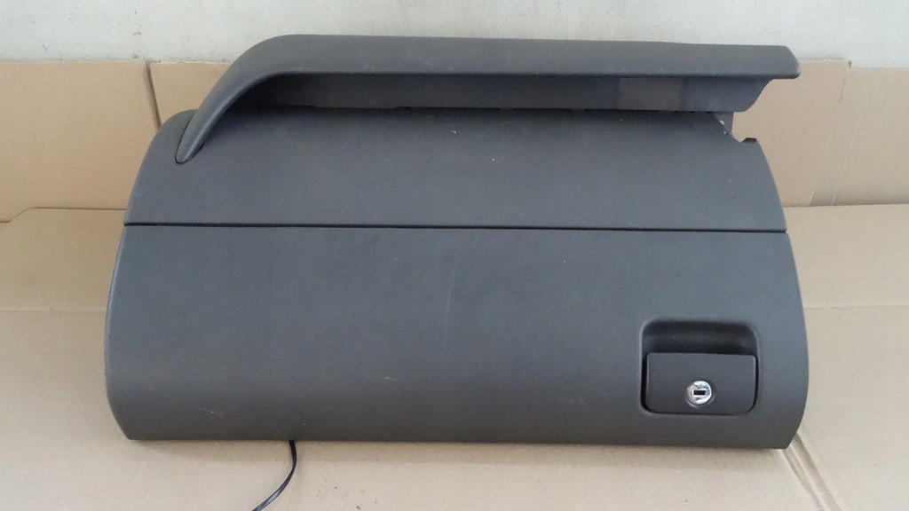 фото №8, Leon i бардачок пассажира 1m1857104a