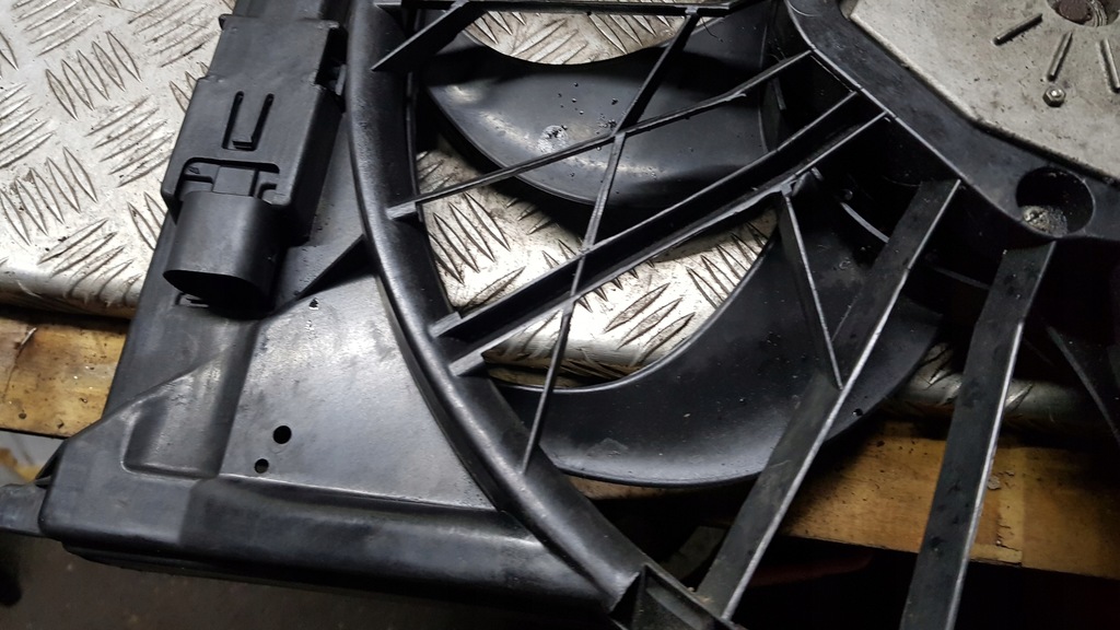 фото №11, Mercedes w211 вентилятор радиатора 2.2 cdi корпус