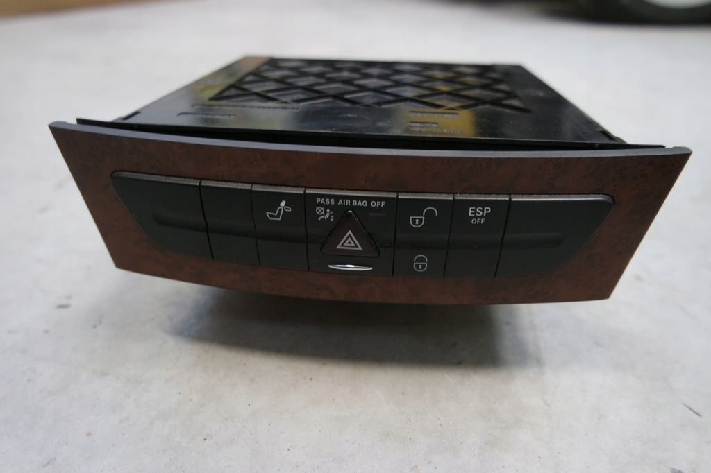 фото №6, Mercedes cls c219 drewno dekor комплект