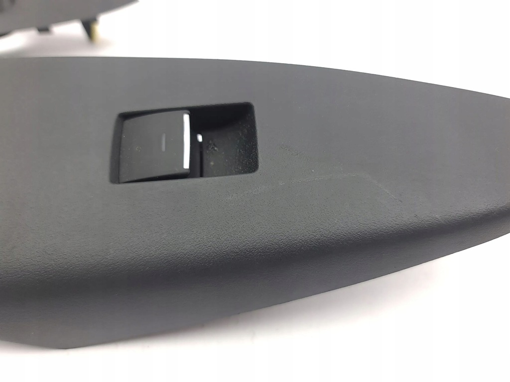 фото №11, Toyota corolla e210 e21 2022 с задний кнопки окон