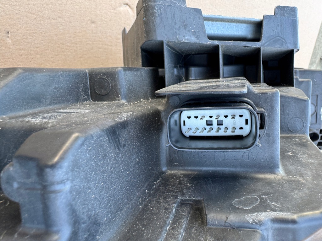 Фара ford kuga mk3 ксенон full led правый  перед Оригинал