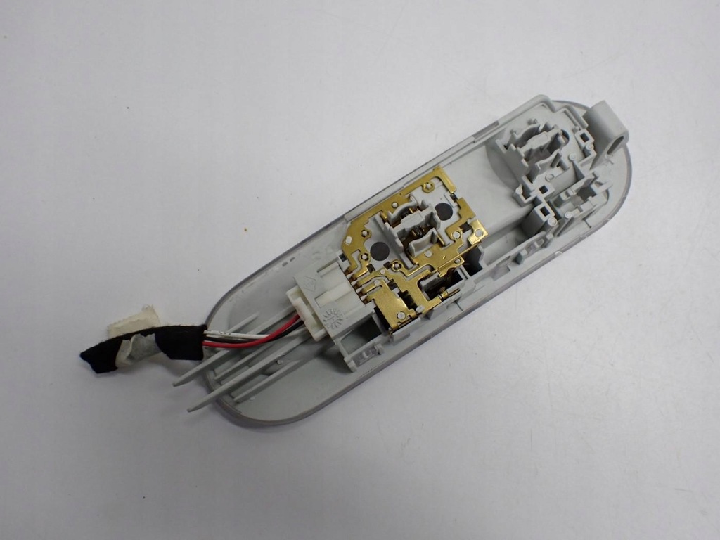 фото №2, Лампа салона кабины оригинал 8200074362 renault twingo ii 12r