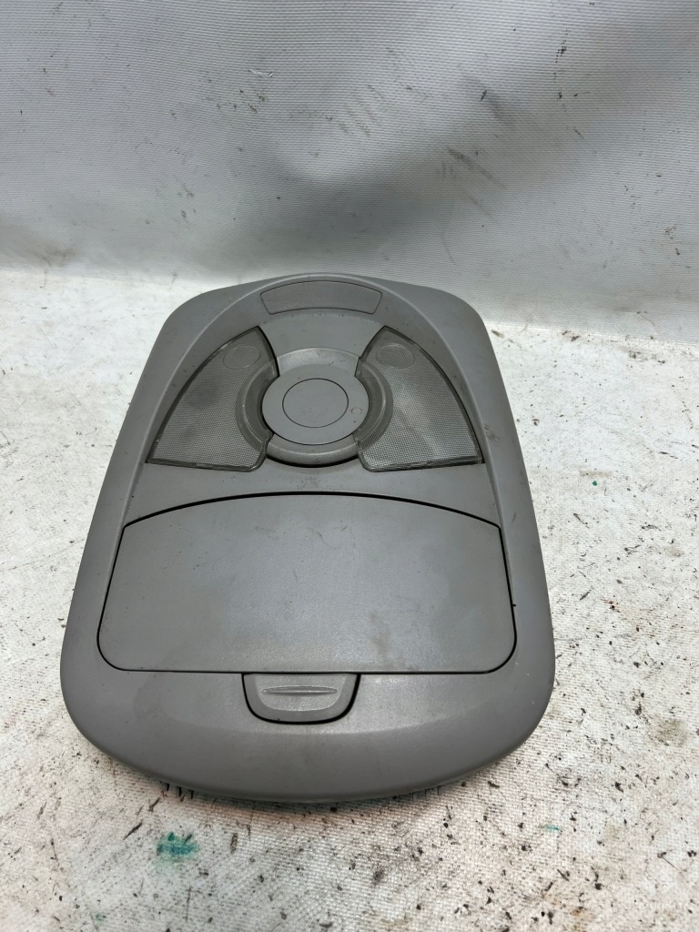 Купити Ssangyong actyon лампа освітлення кабіни перед