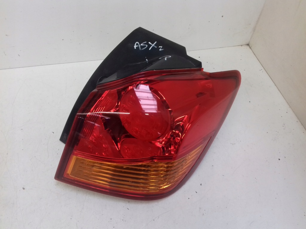 фото №1, Лампа правий задня p9374r mitsubishi asx
