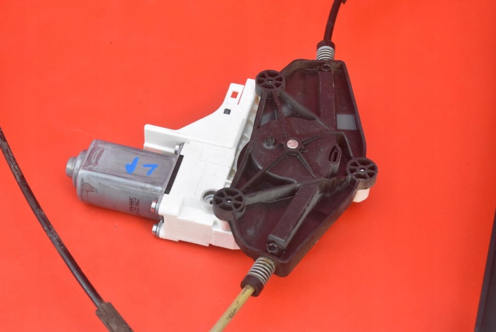 фото №12, Подъемник стекло левый перед eu 8r0837461j audi q5 8r lift 12-17