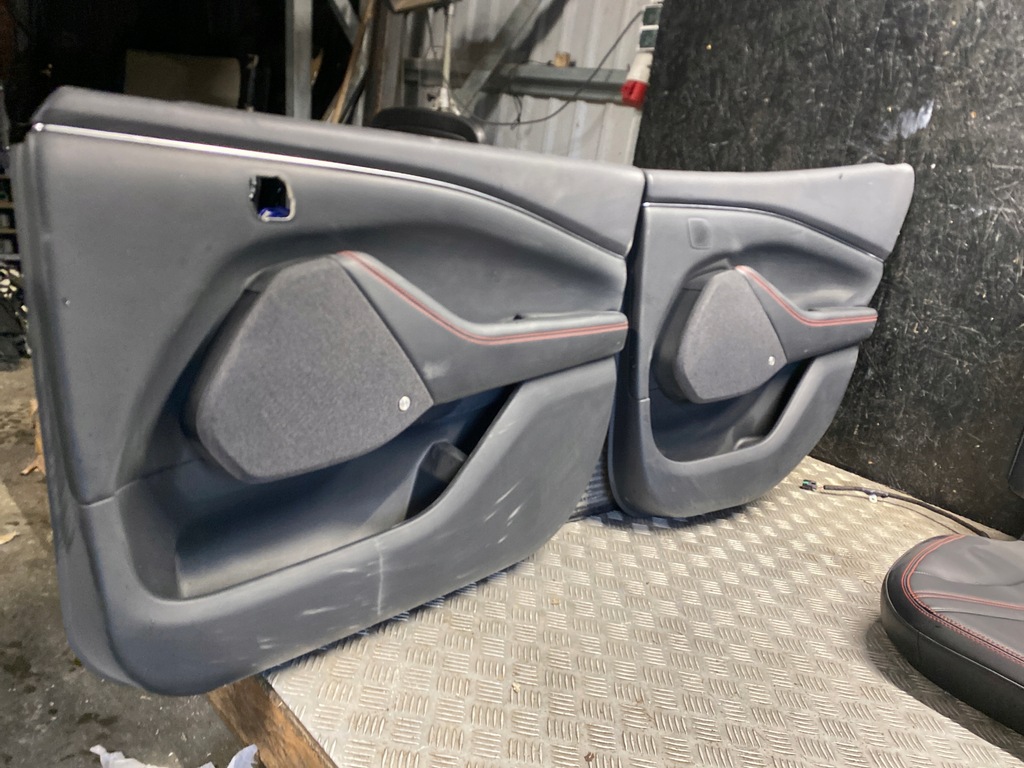 фото №8, Сидіння, заднє сидіння, комплект ford usa mustang mach-e 2022 панель двері podłokietn