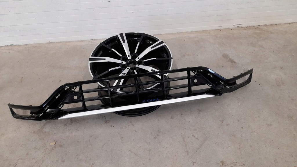 фото №1, Решітка бампера volvo xc90 ii r-design 31663528