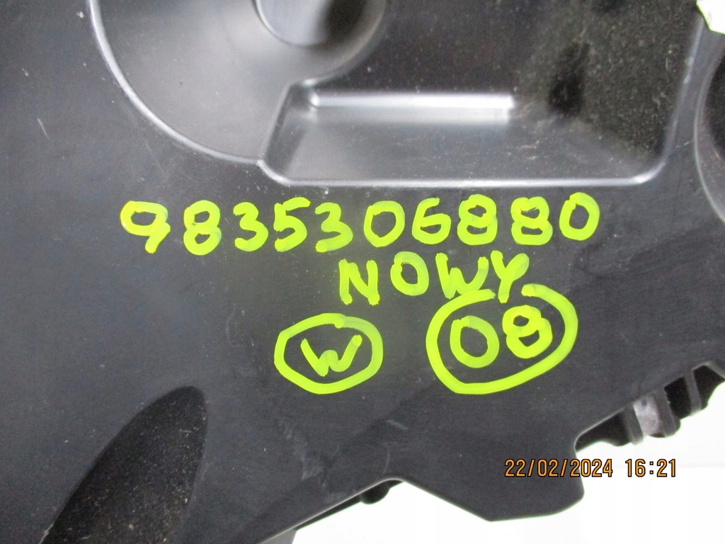 фото №8, Направляющая бампера peugeot 308 iii t10 9835306880 новый