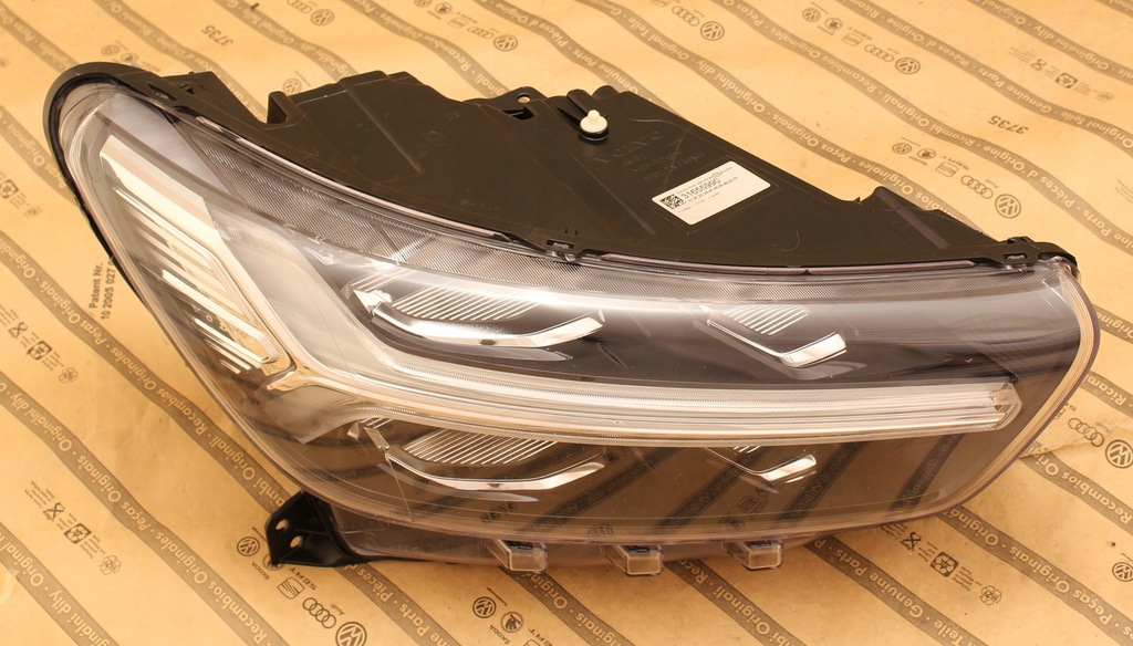 фото №1, Volvo xc40 17-22 лампа перед full led mid