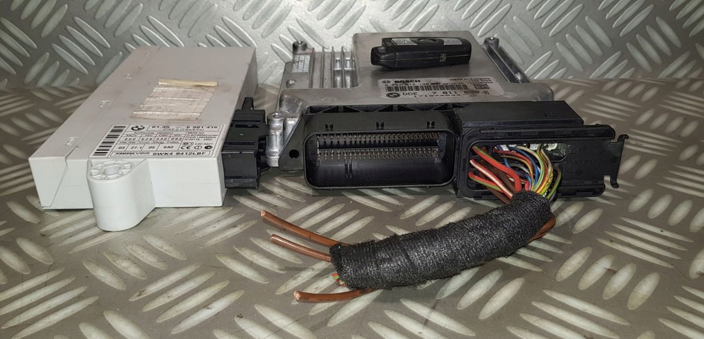 фото №10, Bmw e60 e61 lift 525d 09 набор стартовый бортовой компьютер двигателя cas ключ 7811898