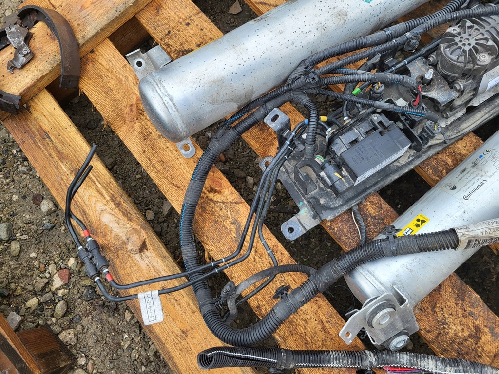 фото №11, Maserati levante sq4 17 набір підвіска рівень насос компресор розподільник