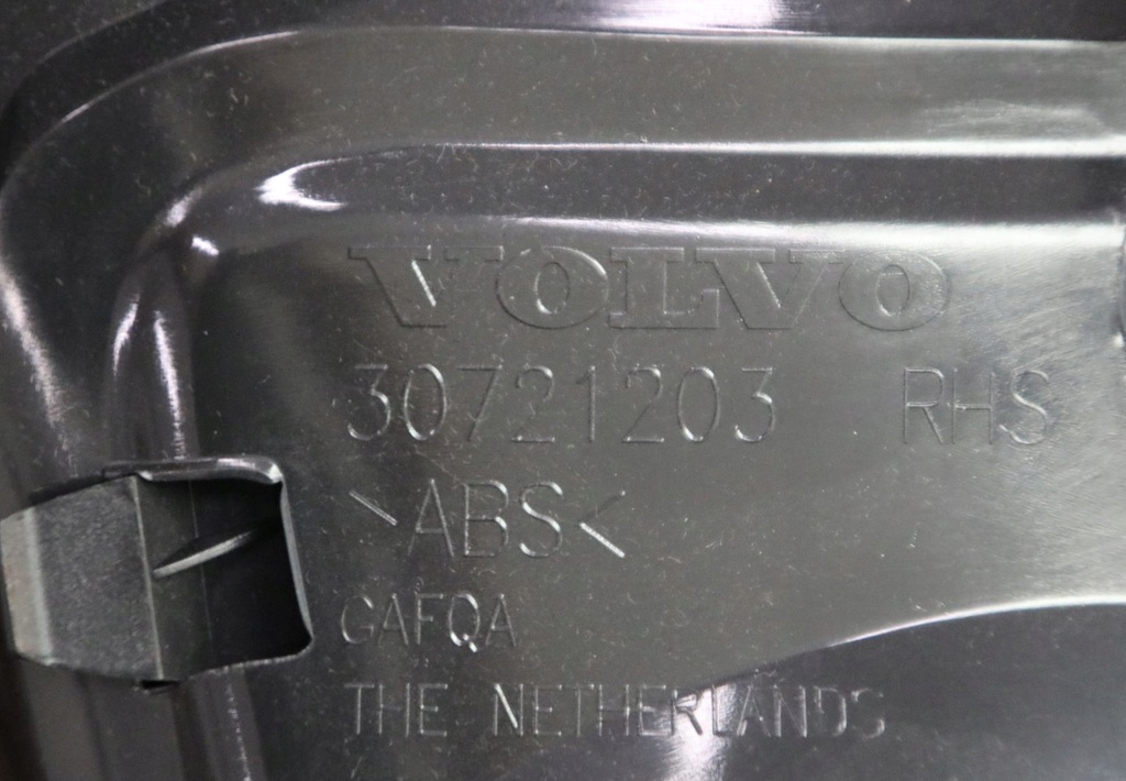 фото №5, Volvo xc60 i обшивка обивка багажника правый задняя 30721203