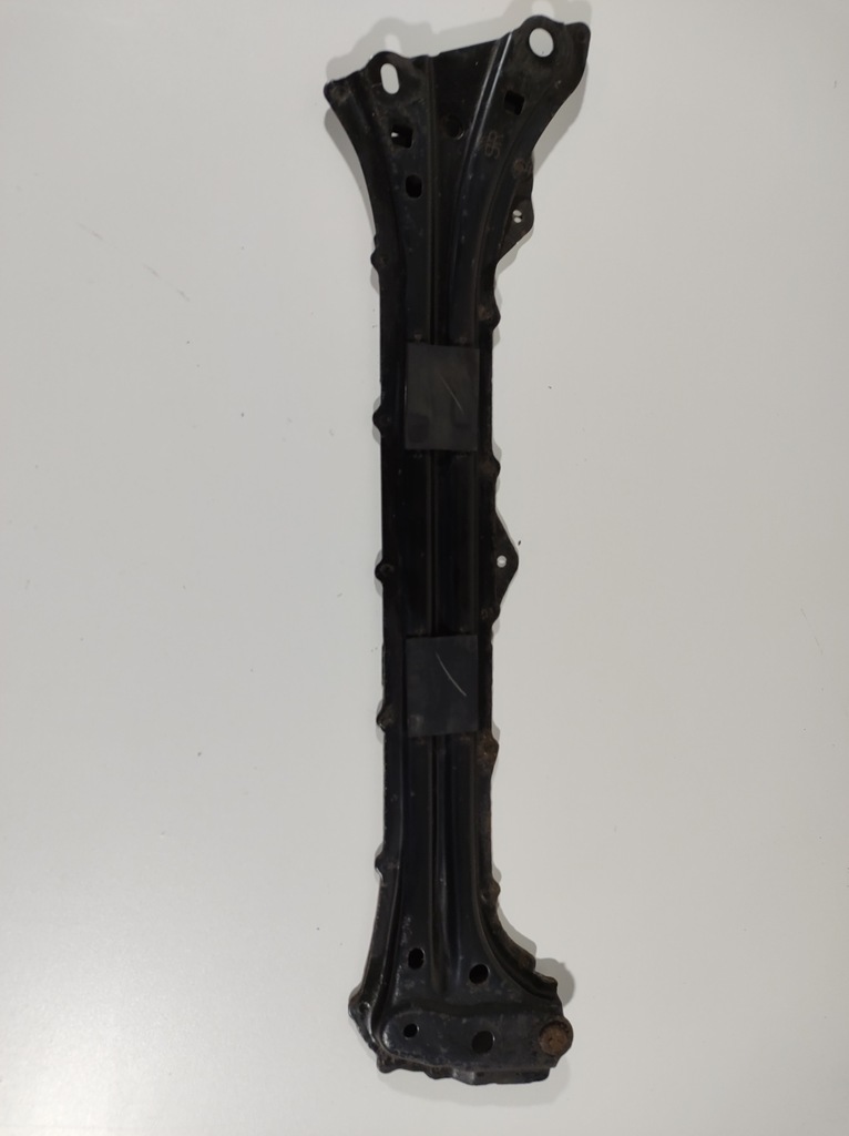 фото №1, Lexus is300h 13r кронштейн балка права