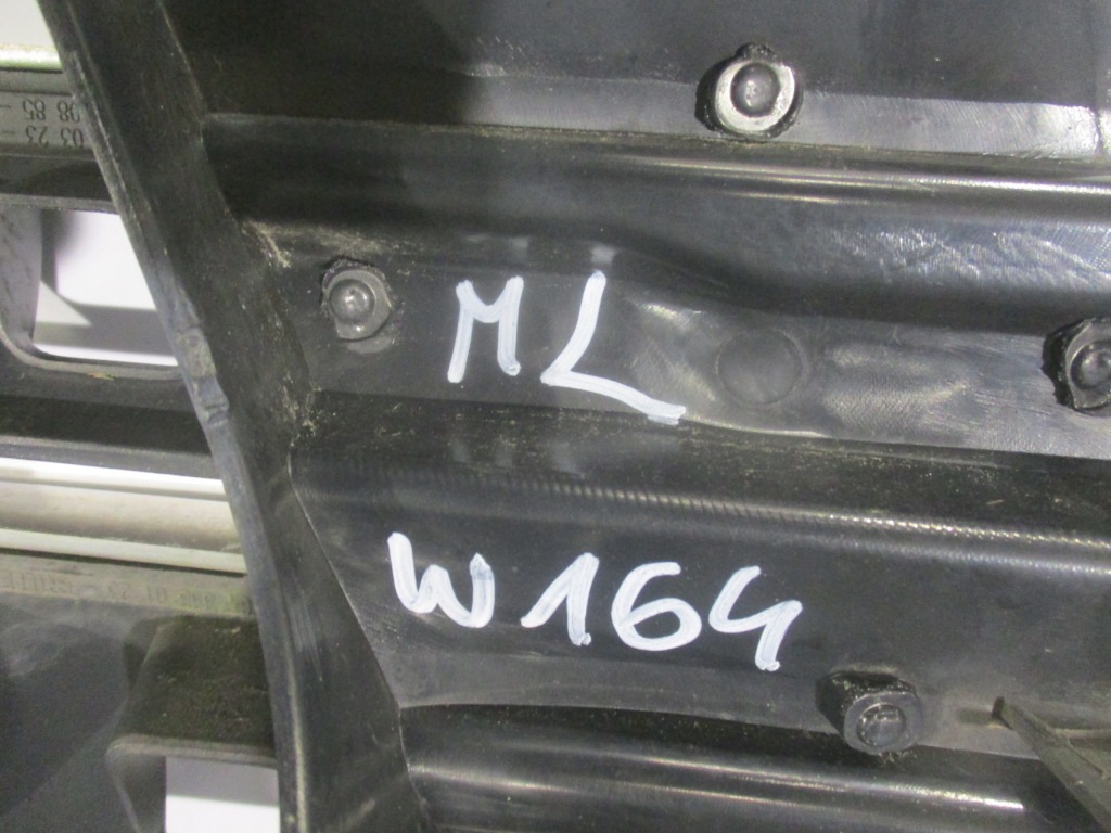 Решётка радиатора радиатора решётка радиатора mercedes w164 ml хром a1648880141 Киев