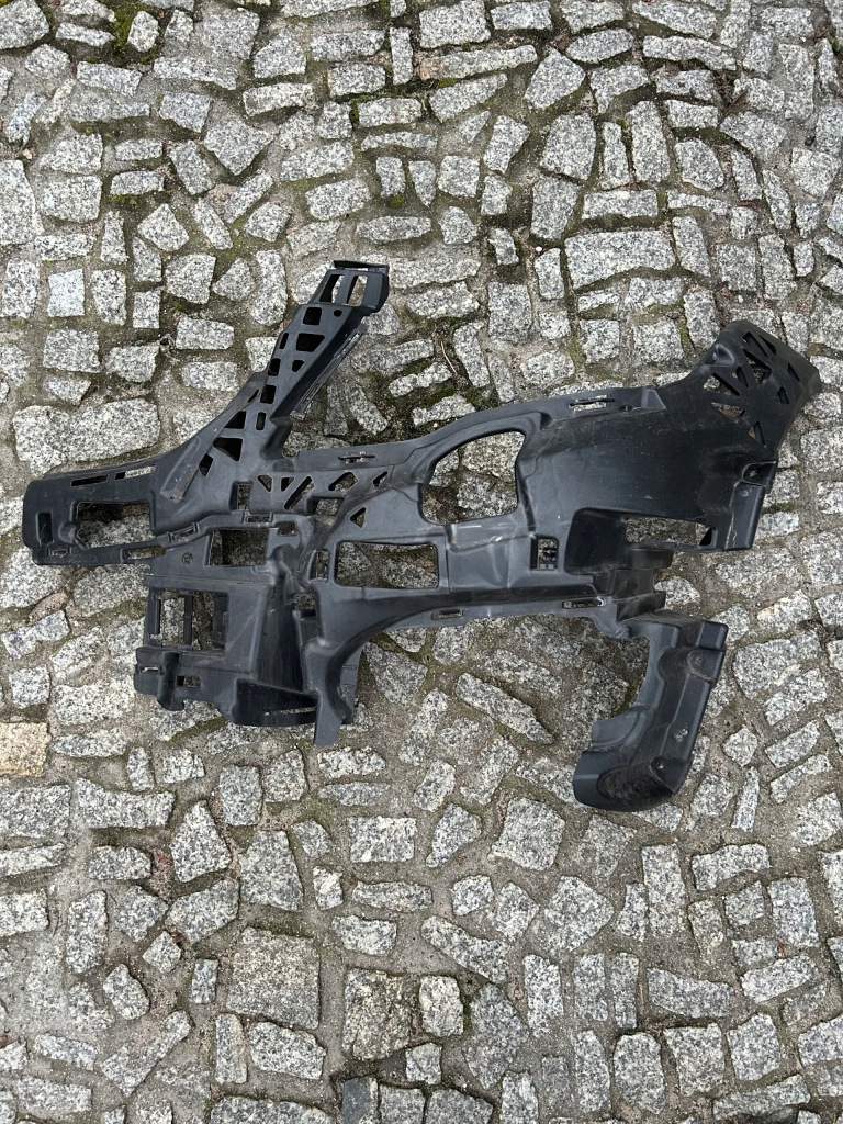 фото №1, Mercedes glk w204 направляющая бампера левый перед