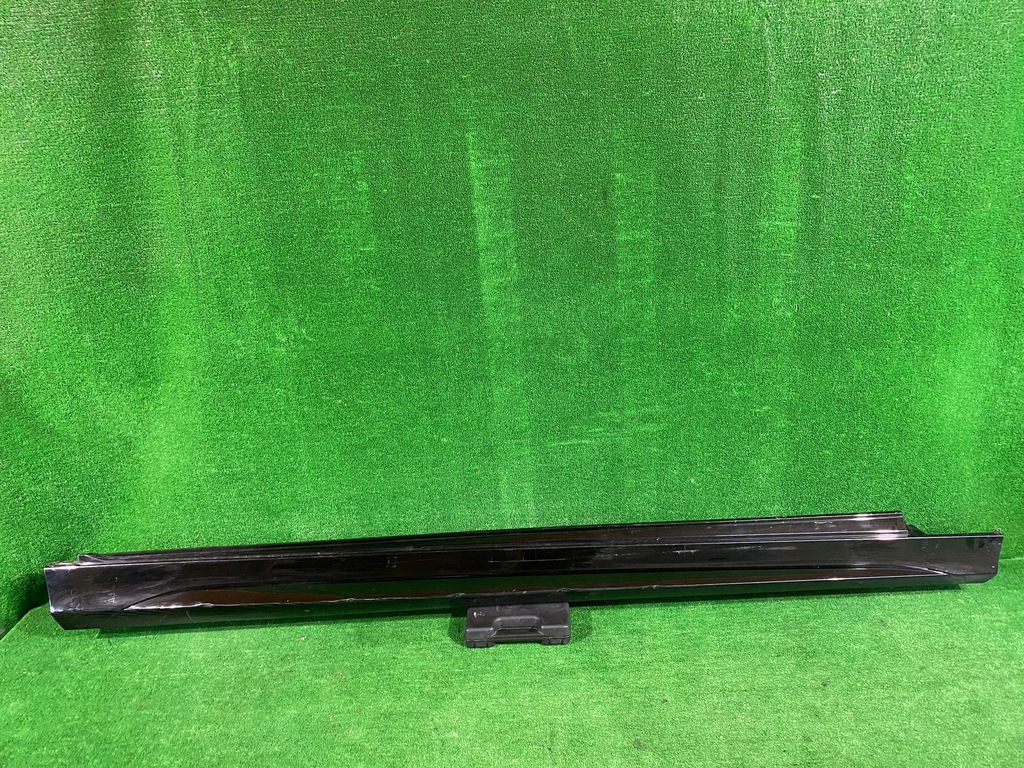 фото №1, Молдинг порог правая mercedes w167 gle amg