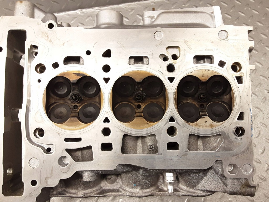 Головка двигателя bmw x1 f48 f49 11121019163 в Украине