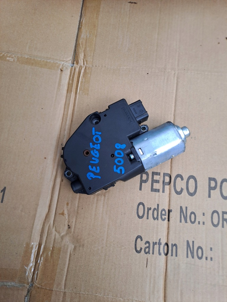 фото №8, Моторчик жалюзи панорамы крыша peugeot 5008 i