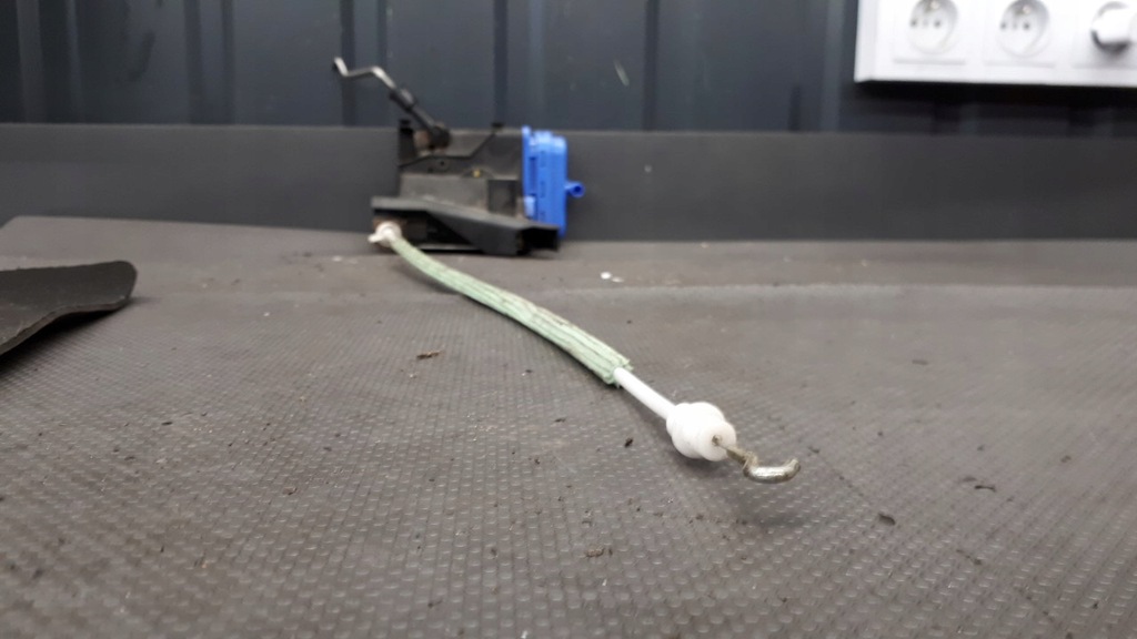 фото №9, 4a0839016d замок двері правий задня audi a3 8l 5d