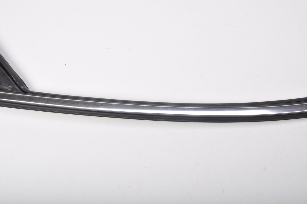 фото №7, Volvo s60 iii v60 ii молдинг стекло правый перед